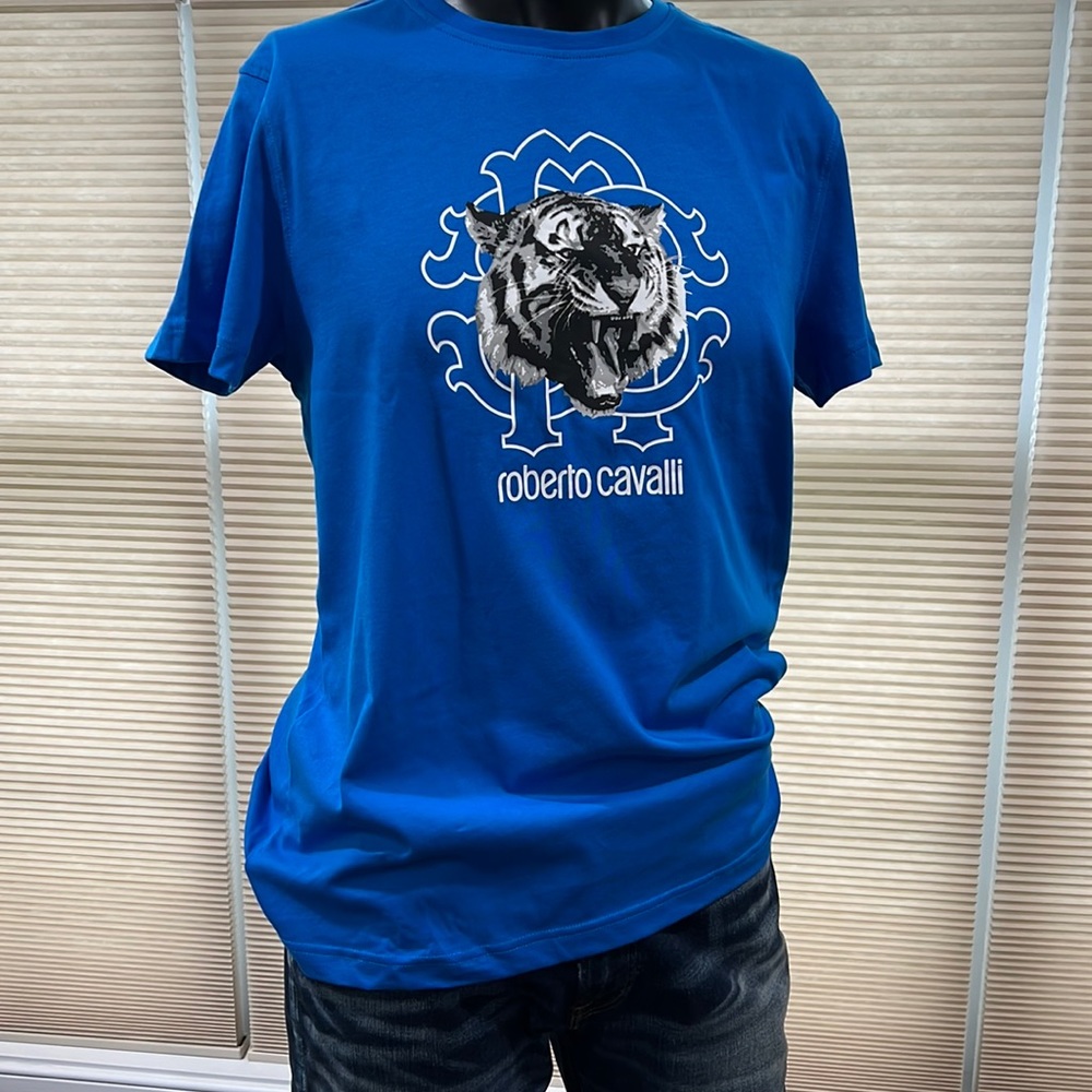 Roberto Cavalli T-Shirt   Size: Large